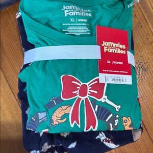 Jammies For Your Families Green Pajama Set